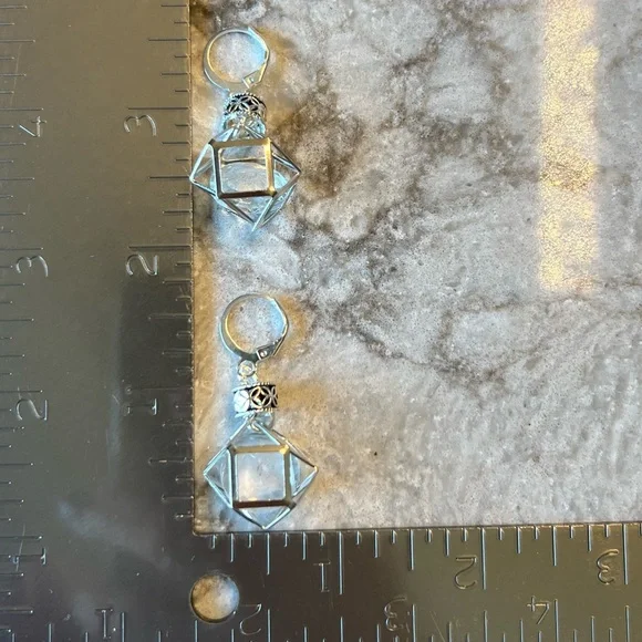 Elegant Silver Tone Geometric Dangling Earrings - Picture 7 of 7